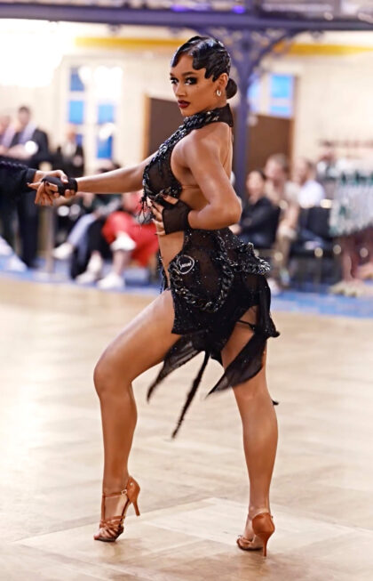 Latindress_JetChains1