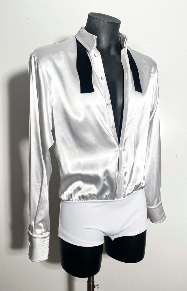 Latinshirt_Miculescu_white1