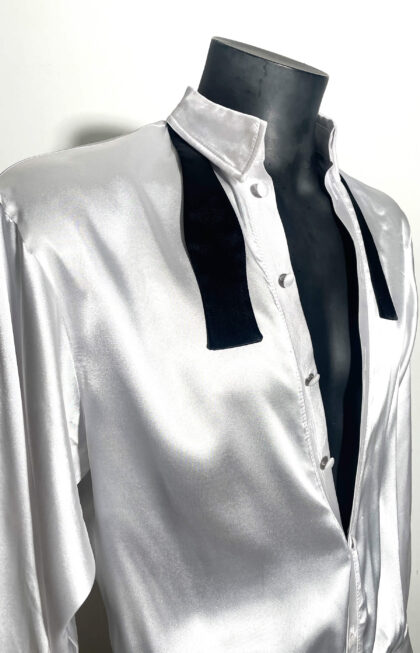 Latinshirt_Miculescu_white2