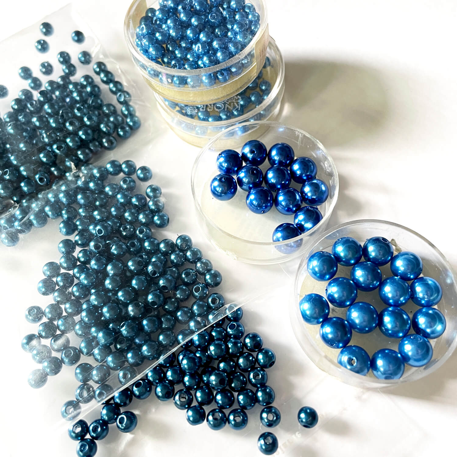 Intense Blue Mix Glass Pearls – mixed sizes (approx. 200-250 pcs.)