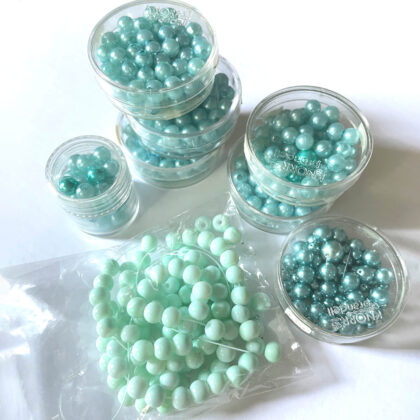 Highquality_GlassPearls_LightBlueMix2