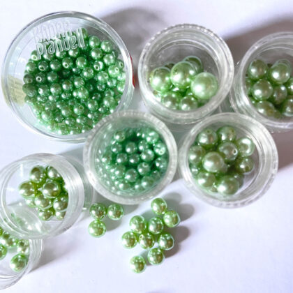 Highquality_GlassPearls_PeridotMix1