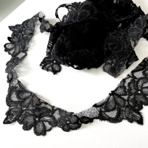Leafy Stretch Lace Trim Black